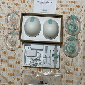 Willow Breast Pump Set - White and Mint